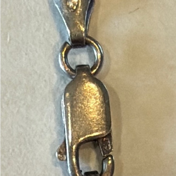 LOT: Silver tone necklaces, bracelets, cuff links  & brass key hook - Picture 4 of 8